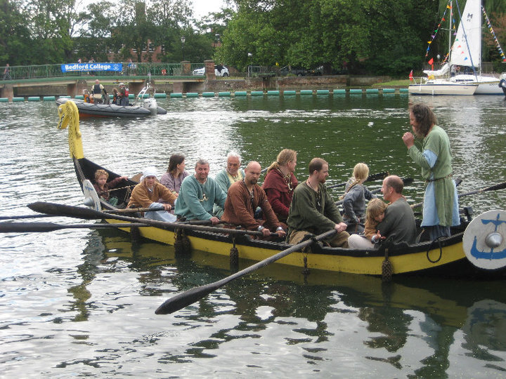 boat setting sail2.jpg