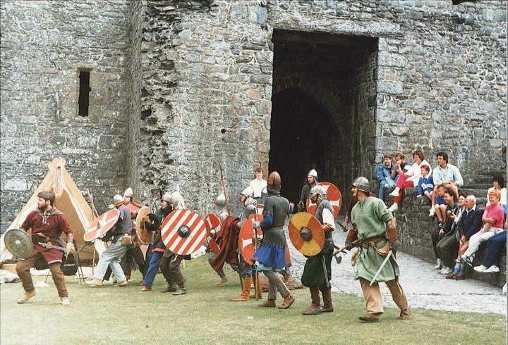 1988 - Denbigh Castle - 155020_469794914638_2994711_n.jpg