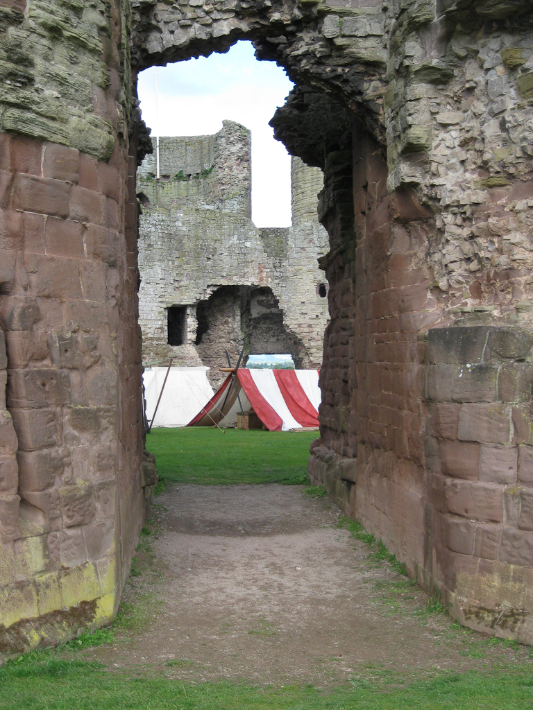 photographybyduncanholmes_4658924007_Rhuddlan Castle-19.jpg