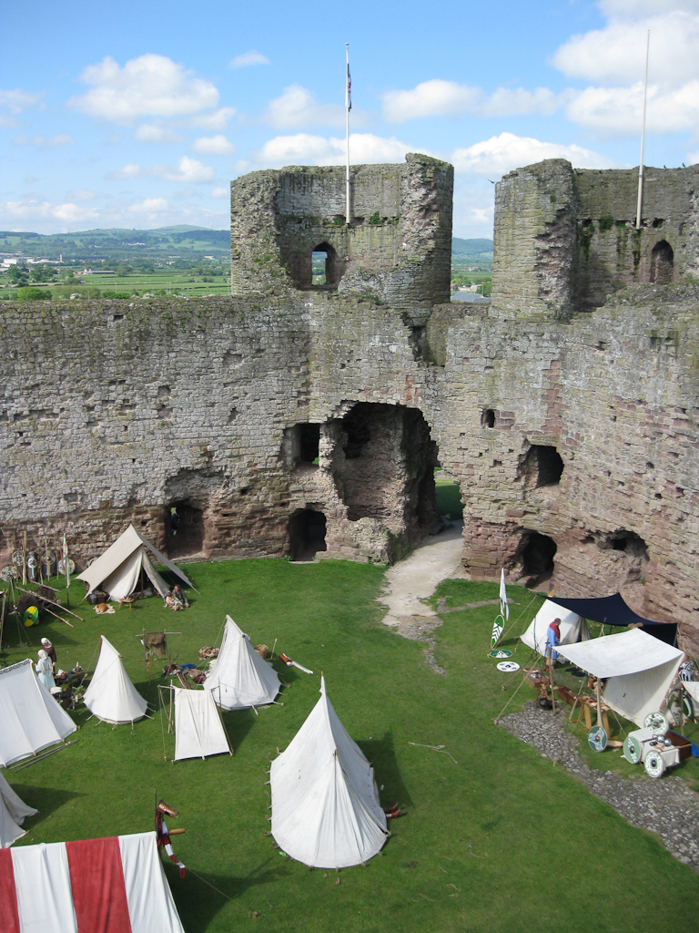 photographybyduncanholmes_4659560090_Rhuddlan Castle-40.jpg