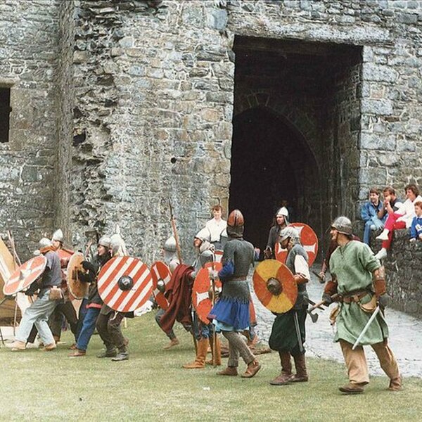 1988 - Denbigh Castle - 155020_469794914638_2994711_n.jpg