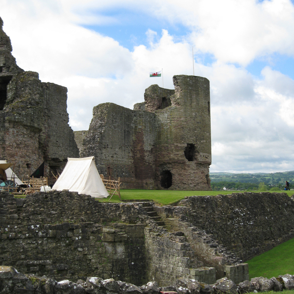 photographybyduncanholmes_4658915037_Rhuddlan Castle-1.jpg